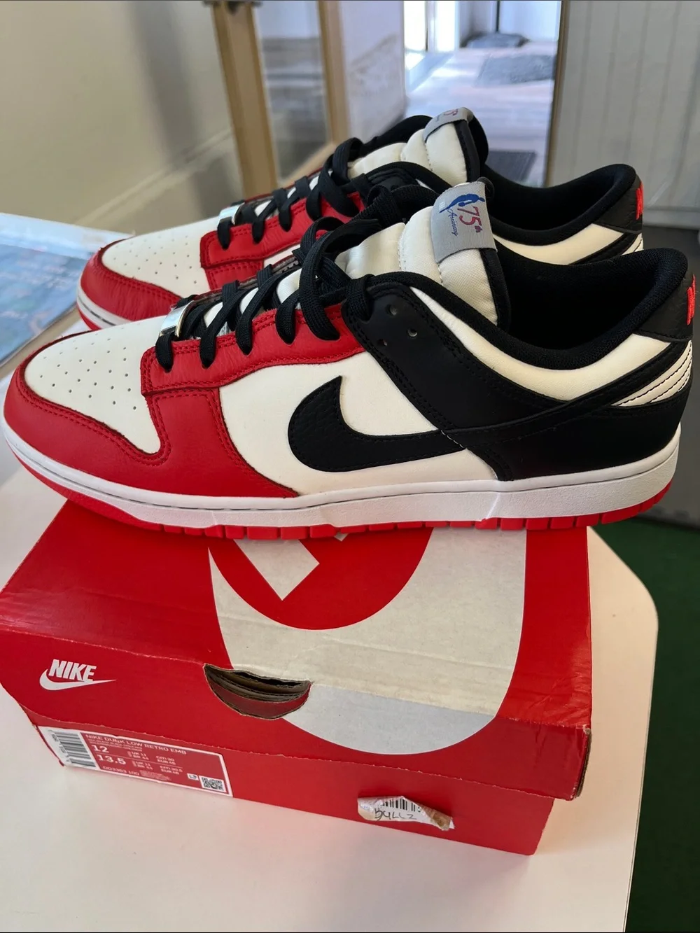 Nike Dunk Low retro Chicago Bulls Low-Top Sneakers - White/Red/Black 75th ann